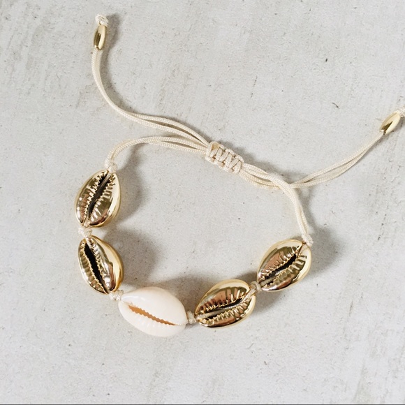 Cowrie Shell Bracelet - Picture 3 of 4